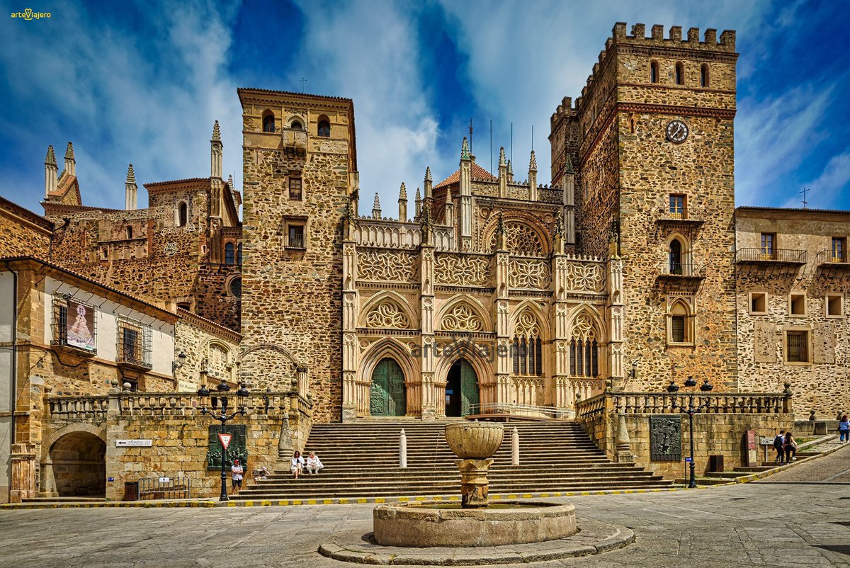 arteviajero_com's tweet photo. Monasterio de Guadalupe (Cáceres, #Extremadura), declarado Patrimonio de la Humanidad por la UNESCO en 1993. Se trata de una obra compleja y dilatada en el tiempo, en él se pueden admirar los estilos gótico, mudéjar, renacentista, barroco y neoclásico
#FelizSabado #BuenosDias https://t.co/AAEv8Ga5Ol