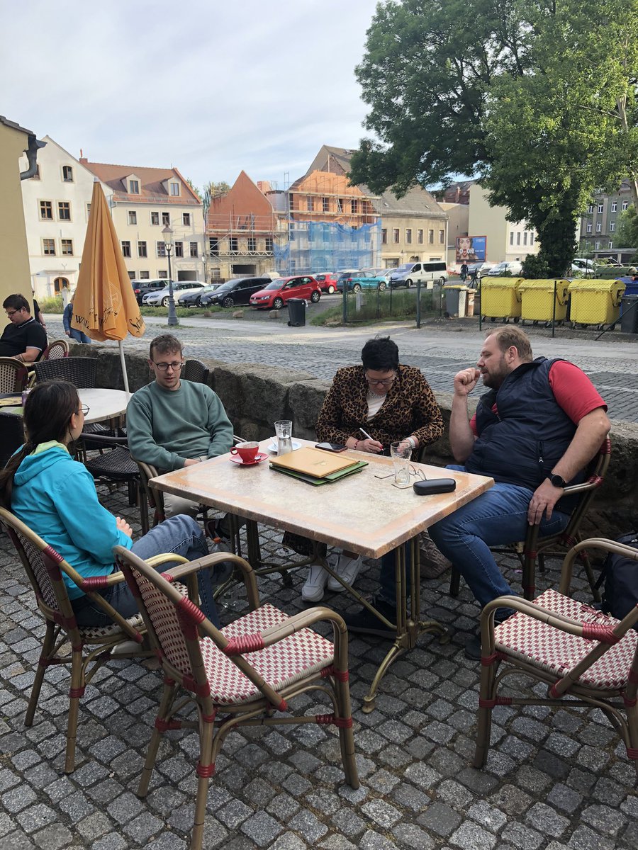 spdzittau's tweet photo. Am Mittwoch besuchte SPD-Bundestagsabgeordnete Katrin Michel das Zittauer Jugendparlament.
Dort tauschte sie sich in lockerer Atmosphäre über Ideen, Probleme und Herausforderungen der jungen Menschen bei der politischen Teilhabe in Zittau aus. https://t.co/RexKb0qnwf