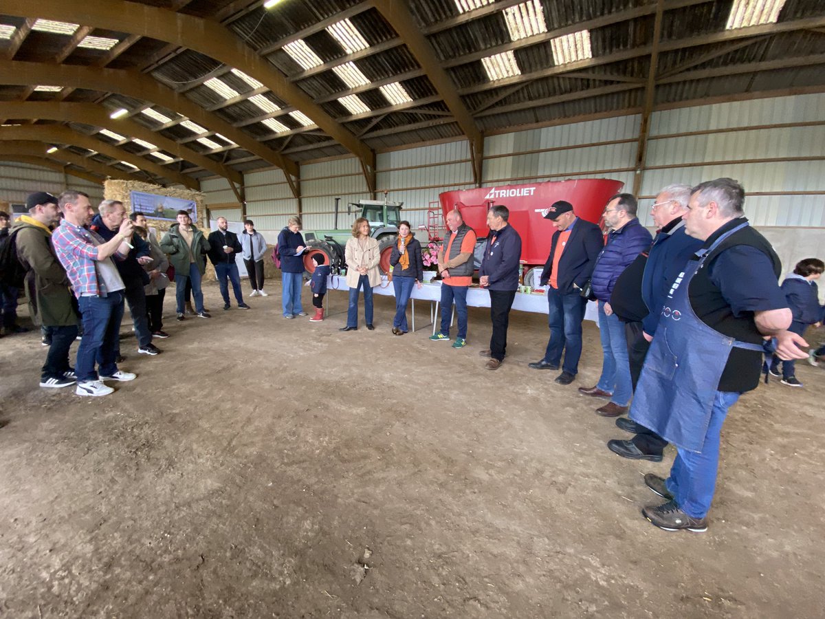 Échanges fructueux avec Pauline Winocour Lefevre et Sophie Danois du CD 78 <a href="/Les_Yvelines/">Les Yvelines</a> sur la démarche de valorisation des bovins du 78 pour fournir tous les 113 Collèges du département 🥩🇫🇷👌🏻#local #élevage #RencontresàTable a #Houdan
