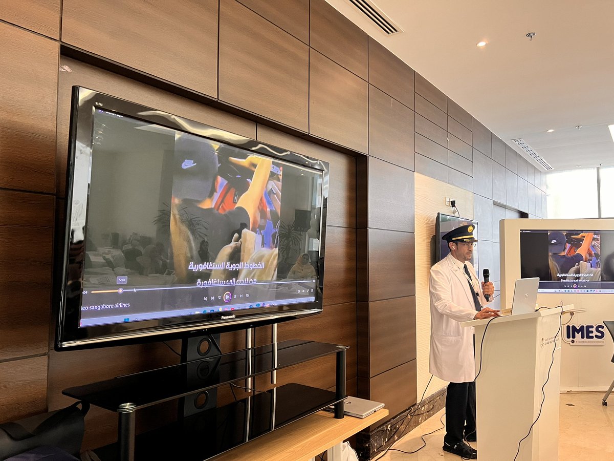 doctorloay's tweet image. د طه مصري @drtahamasri يشرح طريقة التعامل مع الإصابات المتعددة على متن الطائرات في دورة #IMES_course