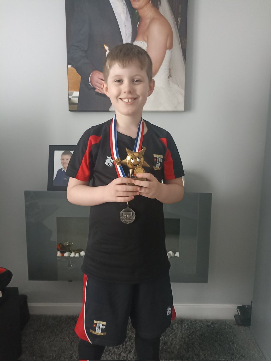 SpotTheBall85's tweet image. Zavier has won star of the week at @SpringheadAFC academy this morning and has had a successful few weeks playing with his under 8's team. @MayfieldOldham