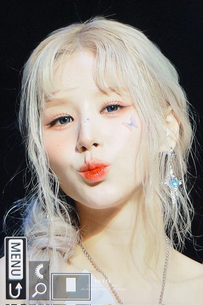 heed_heejin's tweet image. 240601 😘😘🩷
#아르테미스 #ARTMS #희진 #HeeJin 
#Dall #Devine_All_Love_Live #Virtual_Angel