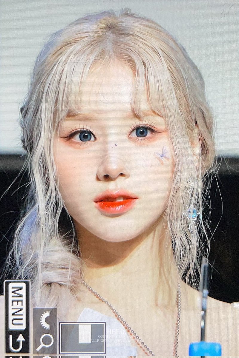 heed_heejin's tweet image. 240601 😘😘🩷
#아르테미스 #ARTMS #희진 #HeeJin 
#Dall #Devine_All_Love_Live #Virtual_Angel