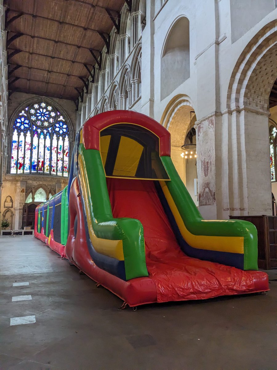 StAlbansCath's tweet image. There are still spaces for our wonderful Inflatable Obstacle Course in the Nave!🏰🎈 
Slots from 12.30pm - 2.45pm
🎫Book here: ow.ly/oGfN50S5jKx
~
#StAlbans #InflatableFun #StAlbansCathedral