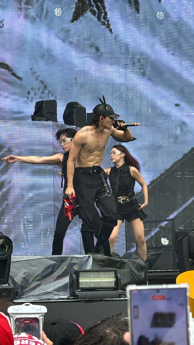 YaochensClub_TH's tweet photo. [YaoChen x Waterbomb HongKong] - 240601    

สมกับเป็น stage เปิดประตูสู่หน้าร้อนจริงๆ

©️馒馒面包人
©️哎一股清流
#YAOCHEN #姚琛 #야오천 #เหยาเชิน https://t.co/82ShGWBFBF