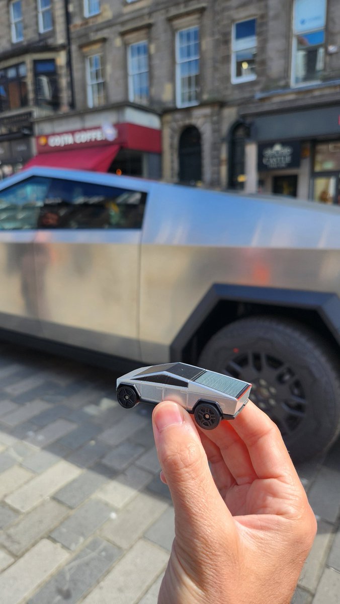 magstauk's tweet photo. Cybertruck in the UK 🤓
Thank you @Tesla https://t.co/dFUQocXQKx