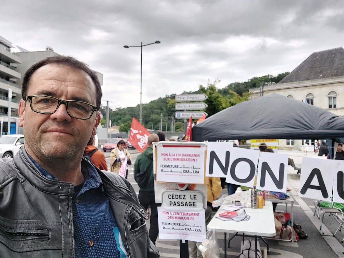 FabriceDelaune's tweet photo. Present au Rassemblement ce midi à Cenon devant la mairie contre les LRA, Lieux de rétention administrative et CRA avec AG de luttes, collectif égalité des droits, attac et autres asso, syndicats et partis.
#lfi
#accueil #regularisation https://t.co/GrEB3JTcV8