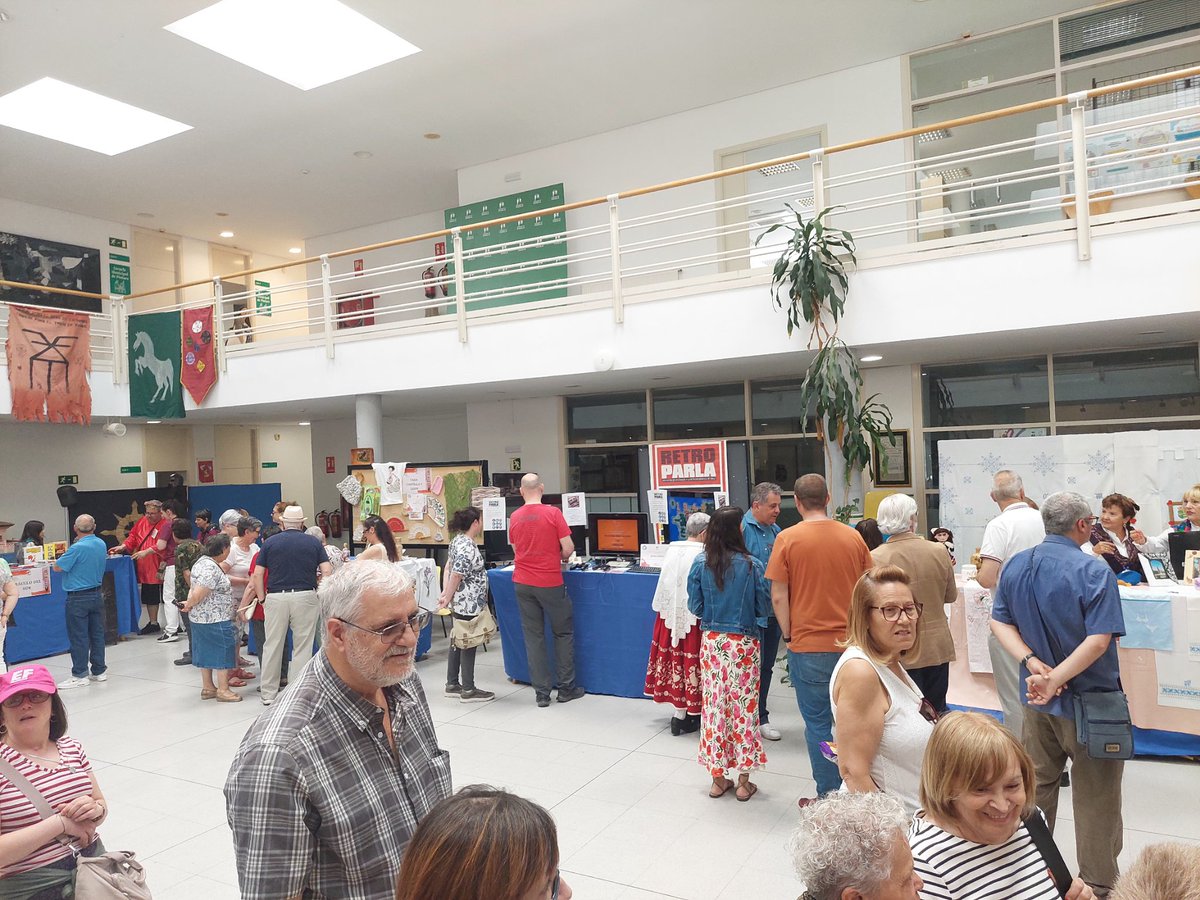 CFotoParla's tweet photo. Os invitamos a pasaros y disfrutar de todas las actividades que se realizan y conocer el trabajo que desarrollan las asociaciones de #Parla.
Grande la cultura de nuestra ciudad. https://t.co/FKVWGDdHmh