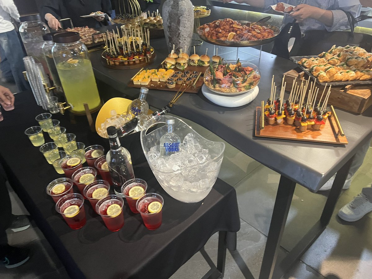 eunnnlee's tweet photo. My 3rd crypto event with my new Web3 friends!!! Bonk와 함께! 🚀

#Crypto #Web3 #Blockchain #CryptoCommunity #Networking @bonk_inu https://t.co/1LQozUC6N1