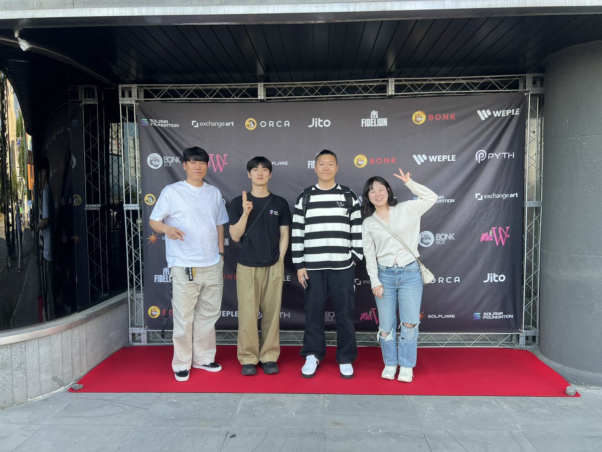 eunnnlee's tweet photo. My 3rd crypto event with my new Web3 friends!!! Bonk와 함께! 🚀

#Crypto #Web3 #Blockchain #CryptoCommunity #Networking @bonk_inu https://t.co/1LQozUC6N1