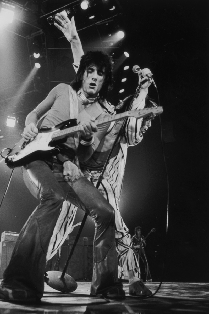 ronniewood's tweet image. 🎂💕🥳 It's Ronnie's birthday! Today our own Ronnie is celebrating both his 77th birthday, and 49 years since his first official gig as a Rolling Stone!🩷🎂

📸 Charlie Gray &amp;amp; Christopher Simon Sykes