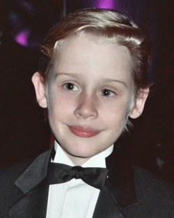 MKZayani's tweet photo. Also, why do Macaulay Culkin and Maria Theresa of Spain look the same? 🤔 https://t.co/iaH3PRyAKE