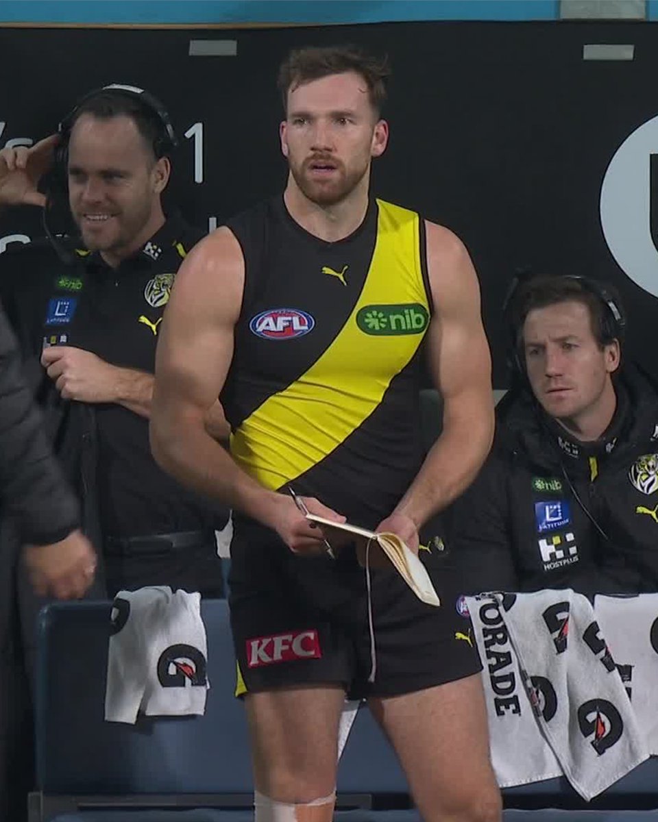 What notes would you be taking down from this first half? 📙 #AFLCatsTigers