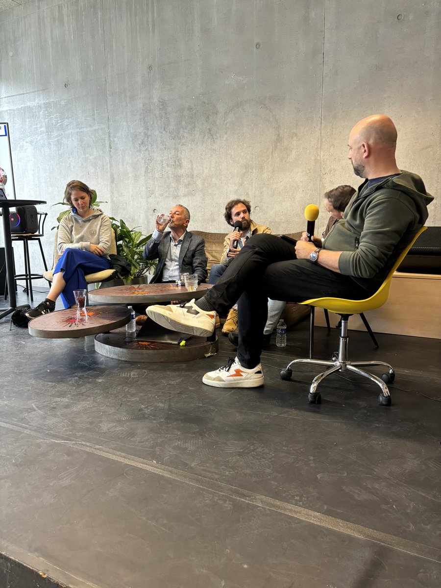 Iagora (@iagorafestival) on Twitter photo « Le meilleur antidote à la déformation de l’esprit par les réseaux, c’est de le quitter et par exemple ouvrir un livre…Rappelons-le : le plus grand facteur de régulation de l’#IA c’est l’éducation. » <a href="/FRdeGuenyveau/">François-Régis de Guenyveau</a> #IAgorafestival « Le meilleur antidote à la déformation de l’esprit par les réseaux, c’est de le quitter et par exemple ouvrir un livre…Rappelons-le : le plus grand facteur de régulation de l’#IA c’est l’éducation. » <a href="/FRdeGuenyveau/">François-Régis de Guenyveau</a> #IAgorafestival