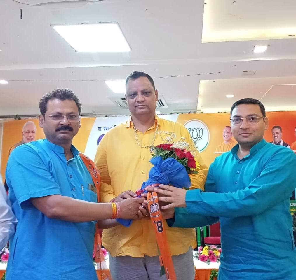 BjpRajora's tweet image. एत्मादपुर विधानसभा आगरा के लोकप्रिय विधायक माननीय Dr धर्मपाल सिंह जी आपको जन्मदिन की हार्दिक शुभकामनाएं #Dharmpalsingh @BJP4UP @BJPBRAJ