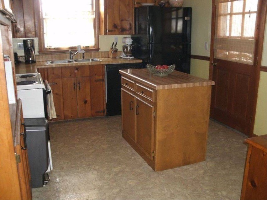 RossDaigle's tweet image. #believeitornot this is the same kitchen! One is straight out of Three's Company (I'm not old, just experienced), the other would make Chip and Joanna jealous. Open #shelving is a great way to #expand small spaces.
