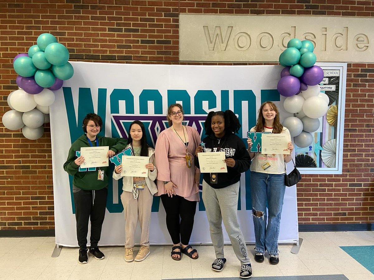 Congratulations @NNPSWoodside ✍🏽
3rd year in a row for @VHSL_ States for Creative Writing!
1 Superior
2 Excellents
3 Goods
A very impressive showing again for the Woodside Creative Writing Magnet 💜
#NNPSproud 
#WsHSMag
#NNPSArts