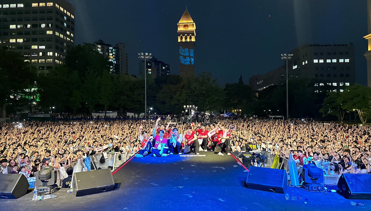 [📸] 240530
CRAVITY X #세종대학교
⠀
지치지 않는 체력으로 세종대학교 대동제까지 완료‼️
청춘과 낭만이 가득했던 오늘, 함께해 주신 학우분들 감사합니다☁️❤️
⠀
#CRAVITY #크래비티
#EVERSHINE
#Love_or_Die
#Cest_La_Vie