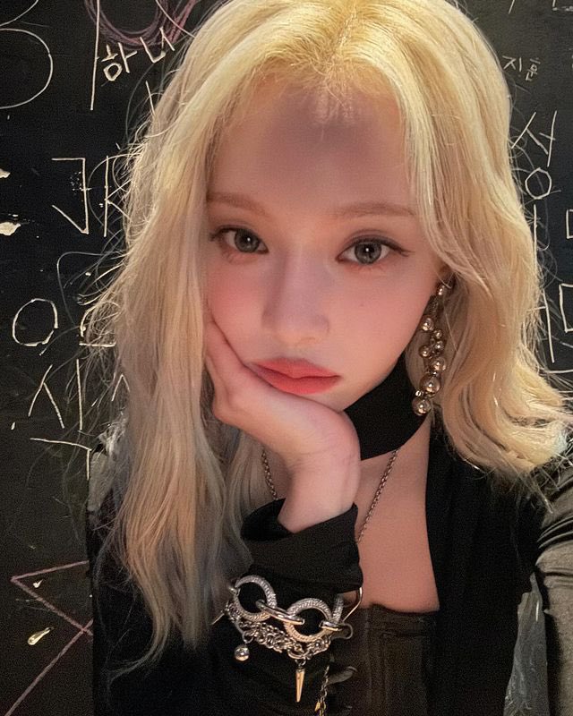 hourlykwinter's tweet photo. imwinter instagram update https://t.co/vBcsObcFtQ