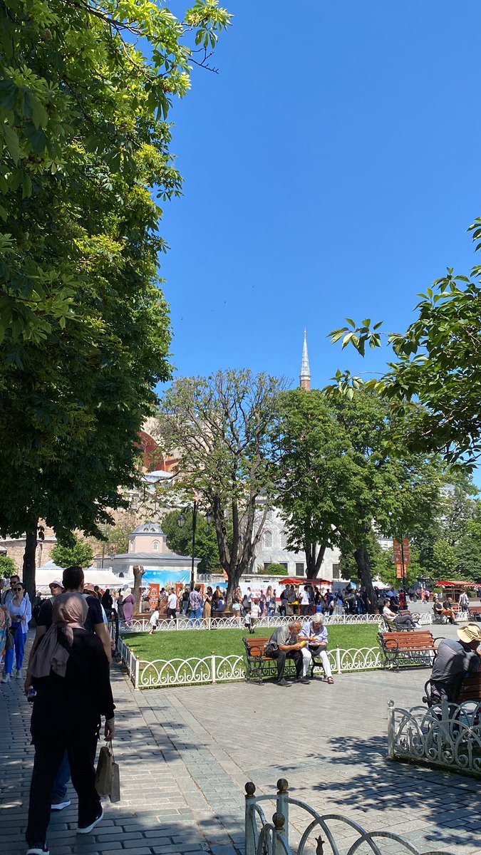 erdincelhan's tweet photo. Using very simple Turkish to make understand all the world. #Istanbul. https://t.co/gjaFeCmkvm