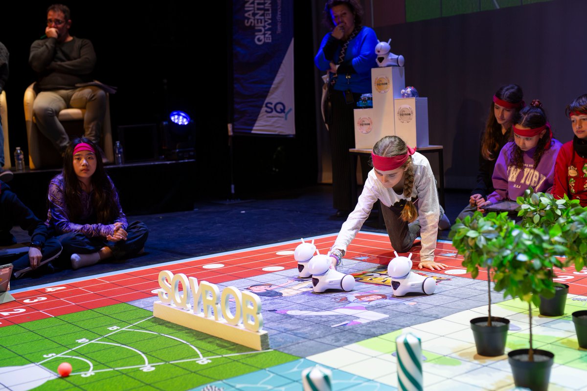 VilleElancourt's tweet image. Le challenge #SQYROB est lancé au @Le_Prisme78 🚀 Pendant 2 jours, 30 et 31 mai, 32 classes de @sqy, soit plus de 800 élèves, vont se défier lors de défis de #programmation et de #robotique sur le thème des #JeuxOlympiques 🤖 Bonne chance à nos Élancourtois👏