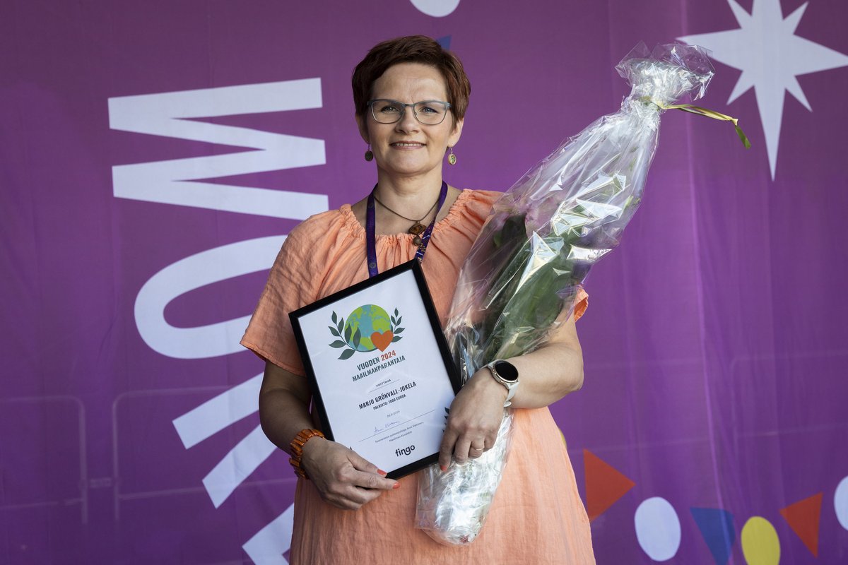 orivesi's tweet photo. 🌍 Oriveden yhteiskoulun opettaja Marjo Grönvall-Jokela valittiin Vuoden maailmanparantajaksi 2024 🤩

💚 Onnittelut Marjo ja @OrivedenY, teette loistavaa työtä!

👉 https://t.co/kUFZqEiTrD

 📷 Sami Sorasalmi https://t.co/23KekNVJSN
