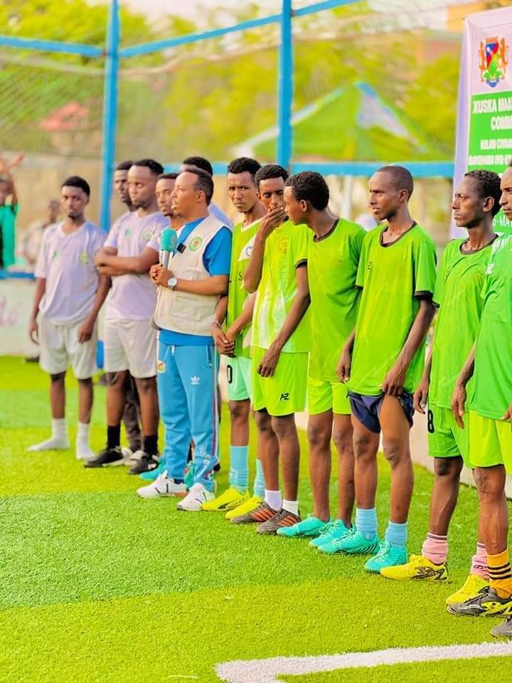 BIDOADEAF's tweet image. It is a great honor for me to inaugurate a friendly match between the Baidoa District Youth and the Baidoa District Deaf Association 

We celebrated the performance on the occasion of the Somali Youth Day in SYL 

Baidoa District Deaf Association 6-3 Baidoa District Youth
