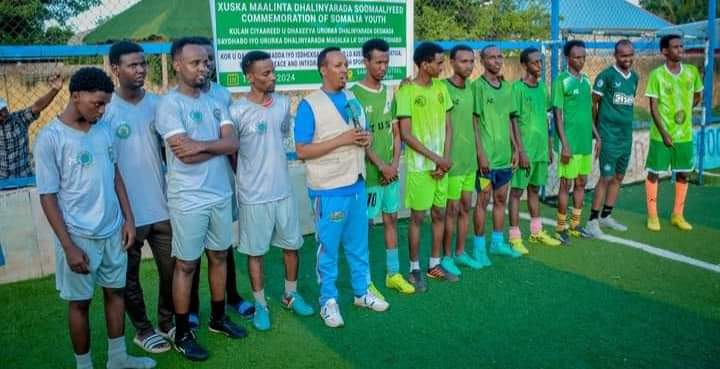 BIDOADEAF's tweet image. It is a great honor for me to inaugurate a friendly match between the Baidoa District Youth and the Baidoa District Deaf Association 

We celebrated the performance on the occasion of the Somali Youth Day in SYL 

Baidoa District Deaf Association 6-3 Baidoa District Youth