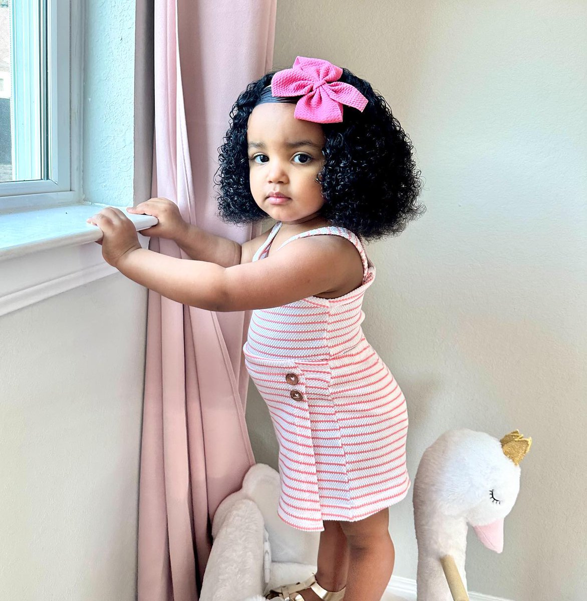 despiertamerica's tweet photo. La pequeña #Gianella te desea un feliz jueves. 🌺💕😝
📸: gianella_gazmey2 https://t.co/qzXQmatPXC