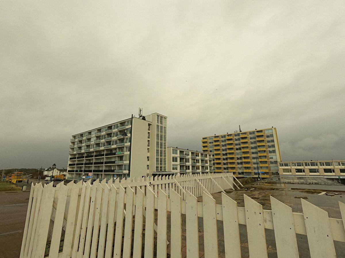 JefKPhotography's tweet image. A photo I took in a town, while there was a clouded sky.

#inatown #clouded #cloudy #cloudedsky #cloudedskies #photography #photograph #photographs #photo #photos #picture #pictures