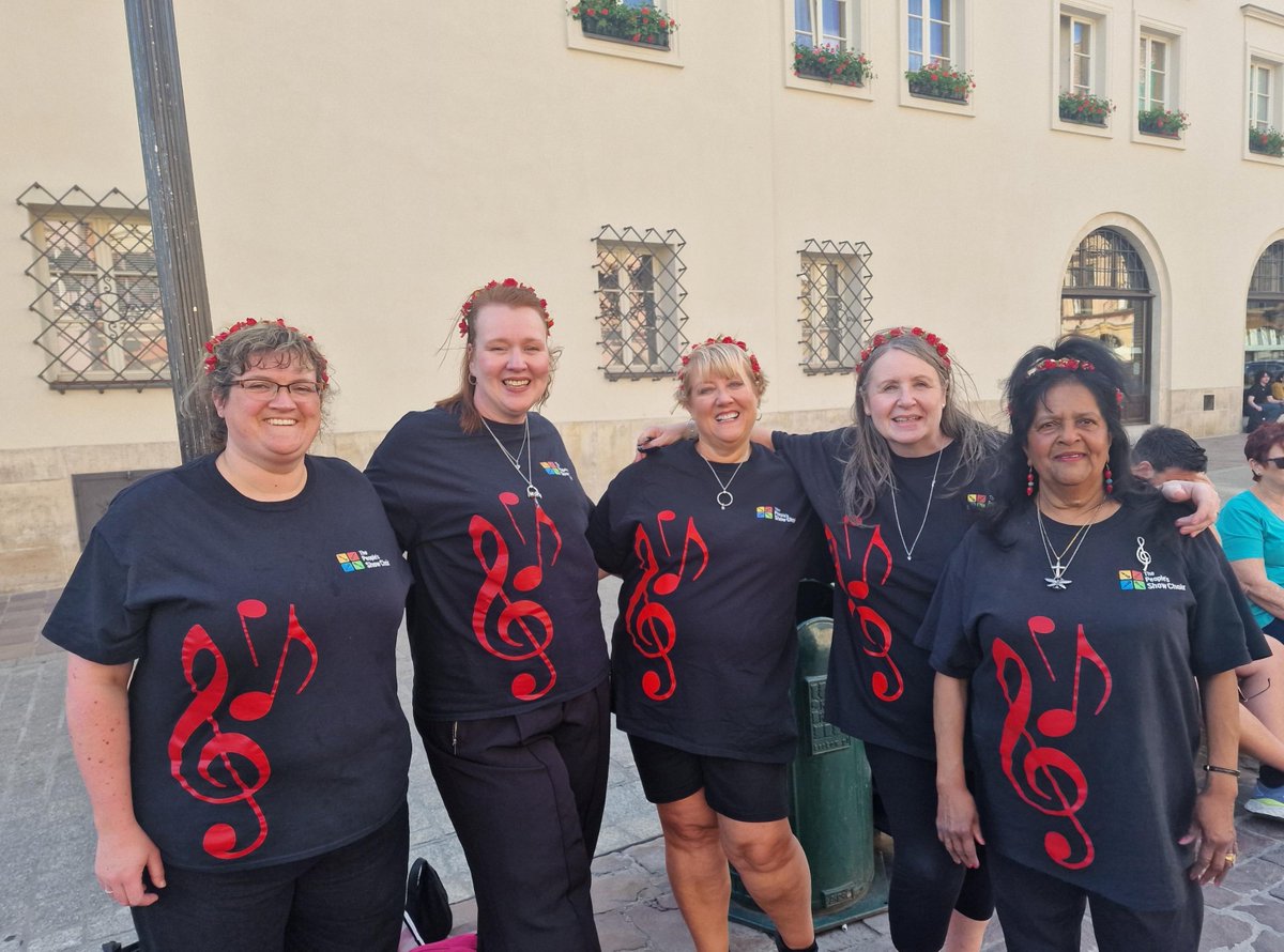 🧑‍🚒🎶 Members of the Choir Brigade, proudly representing <a href="/WestMidsFire/">West Midlands Fire Service</a> are on tour with <a href="/ThePeoplesChoir/">The People's Show Choir</a> in Kraków, Poland! 🇵🇱 Part of a 108-strong choir, with members from around the UK, they've performed 3 open-air concerts so far! 🎤✨ #ChoirBrigade