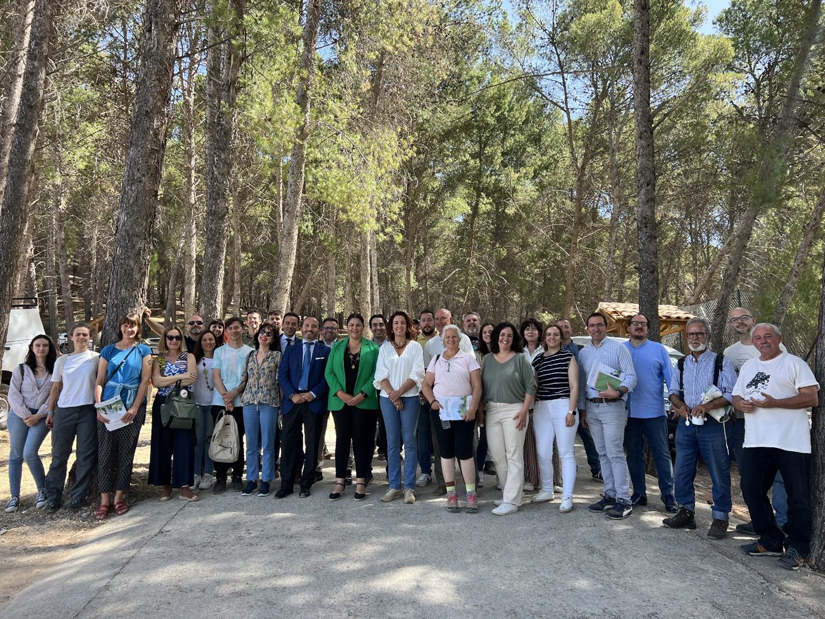 diputacionMLG's tweet photo. . @lanoria_mlg continúa apostando por la custodia del territorio con el proyecto piloto ‘Olivares Diversos Integrados’ para la mejora de la biodiversidad en #Montecorto.

🔗 https://t.co/RUigrzE3xJ https://t.co/TcoeMjwV0w