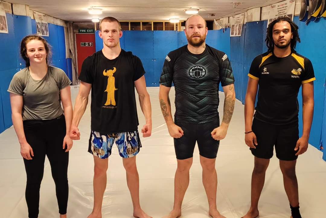 Cracking, Chilled Morn Session. Soon saying good-bye to @scarlett__armstrong & @julienandre01 as their time at #exeteruniversity comes to an end. Should be with us for another few days though - back later at 5.00pm and then 6.30pm with MMA Fundamentals #LDFighters #Exetermma