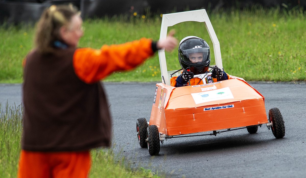 🚗 In an exciting STEM education initiative, Glasgow Caledonian has partnered with the Royal Navy, Royal Society, and nine local primary schools to introduce young students to the world of electric-car engineering. Full story: 👉 gcu.ac.uk/aboutgcu/unive… #WeAreGCU