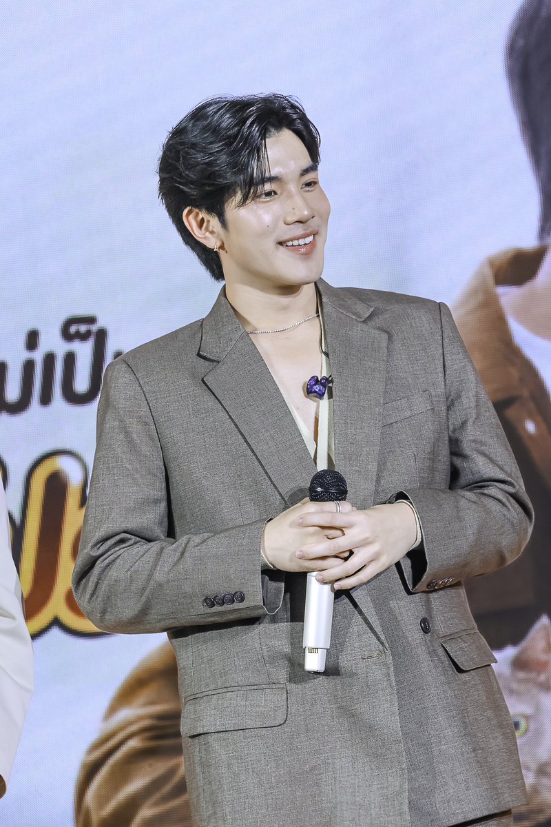 รูปน้องโฟร์ทในงาน NEKKO หล่อขนาดนี้ห้ามใจยังไงไหว เทคะแนนให้หมดเลย #NekkoxGFPressCon #Gemini_NT #เจมีไนน์ #เจมีไนน์โฟร์ท #GeminiFourth #Fourthnattawat #โฟร์ทณัฐวรรธน์ #NEKKOxGEMMINIFOURTH #พ่อแมวมือใหม่ต้องใช้เน็กโกะ #centralwOrld