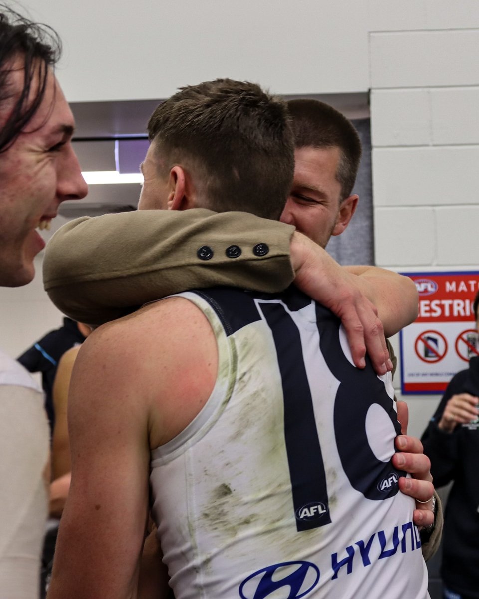 CarltonFC's tweet photo. Bryce Gibbs.

He's all of us right now.

No.1 fan 💙💙💙💙

#Baggers #AFLPowerBlues https://t.co/BLTCNloIWP