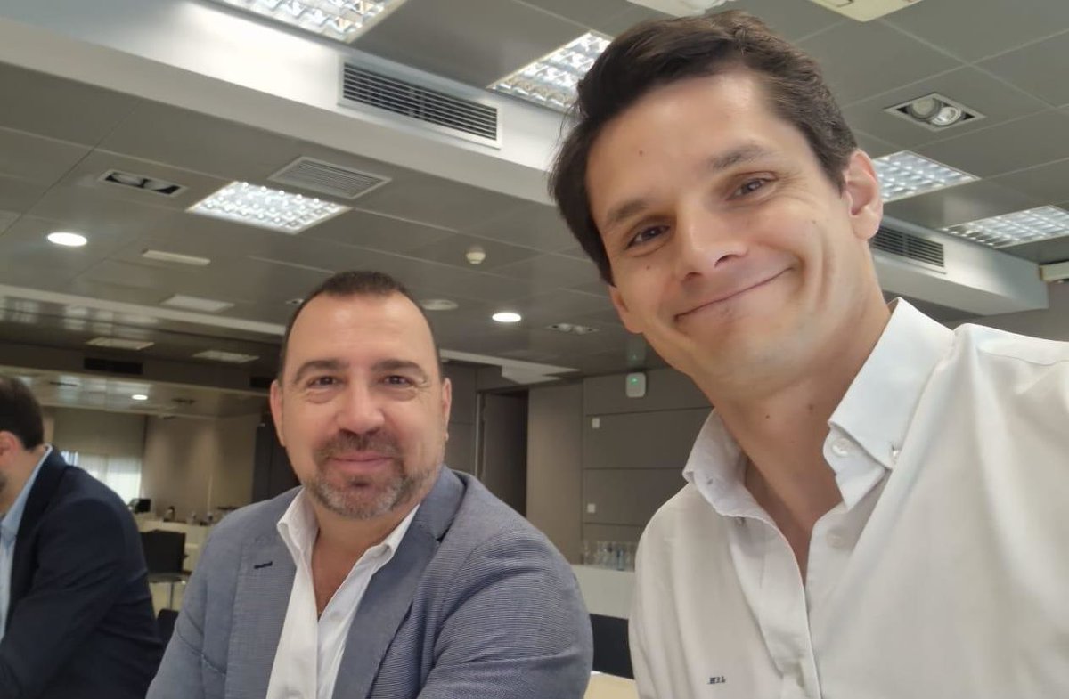 Interesantísima ponencia de PwC sobre Ventas Corporativas, organizada por Asociación de Directivos de la Región de Murcia - ADIMUR.

Nuestro CEO, JUAN JOSE CAMPILLO RUIZ, no podía faltar, rodeado además de asistentes de lujo como Juan San Miguel Arregui.