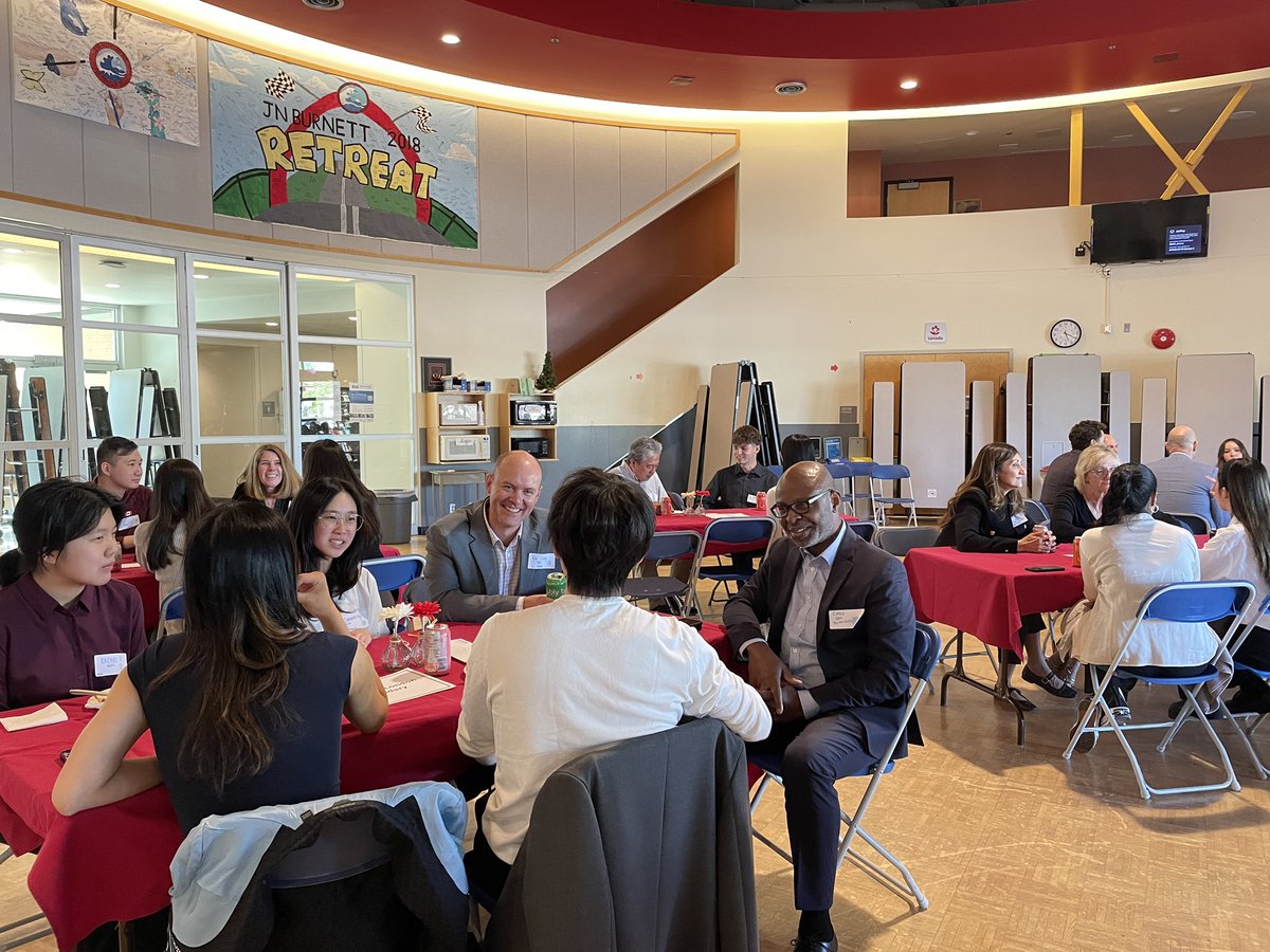 Sarah Loat tweet media