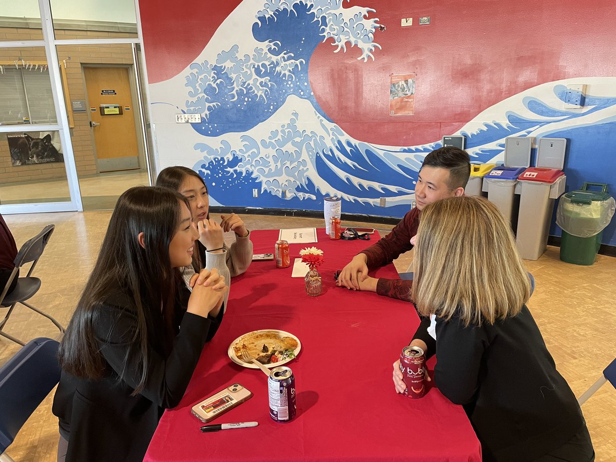 Sarah Loat tweet media