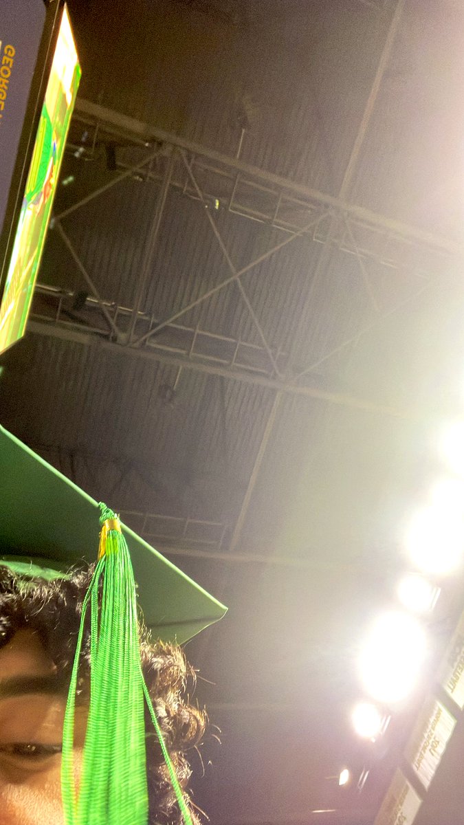 killnova703's tweet photo. Glad to have graduated from George Mason this Spring of 2024, with my Bachelors in Business Management and Minor in International Business 🎓✅ https://t.co/pjBQhApRAI