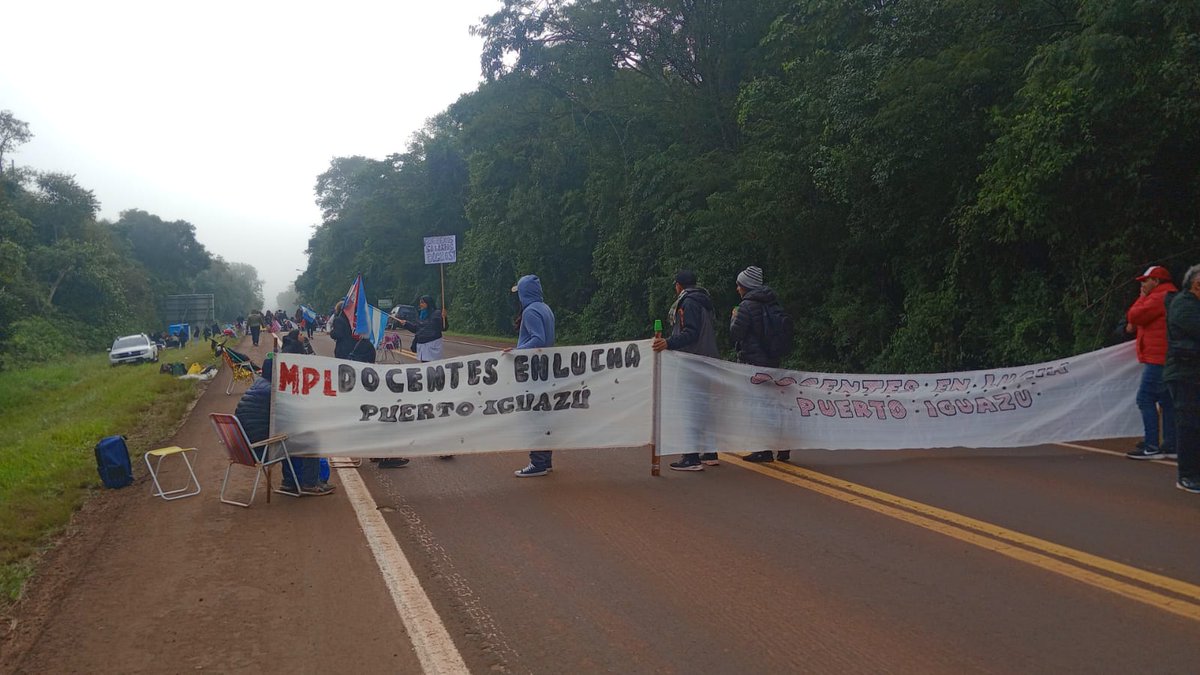 #Locales #Cortederuta #Abasto #ATE 

Docentes en Lucha Iguazú:  Cortan la ruta 12 en cercanías al abasto 

Más información:
actualizateiguazu.com/v3/2024/05/30/…