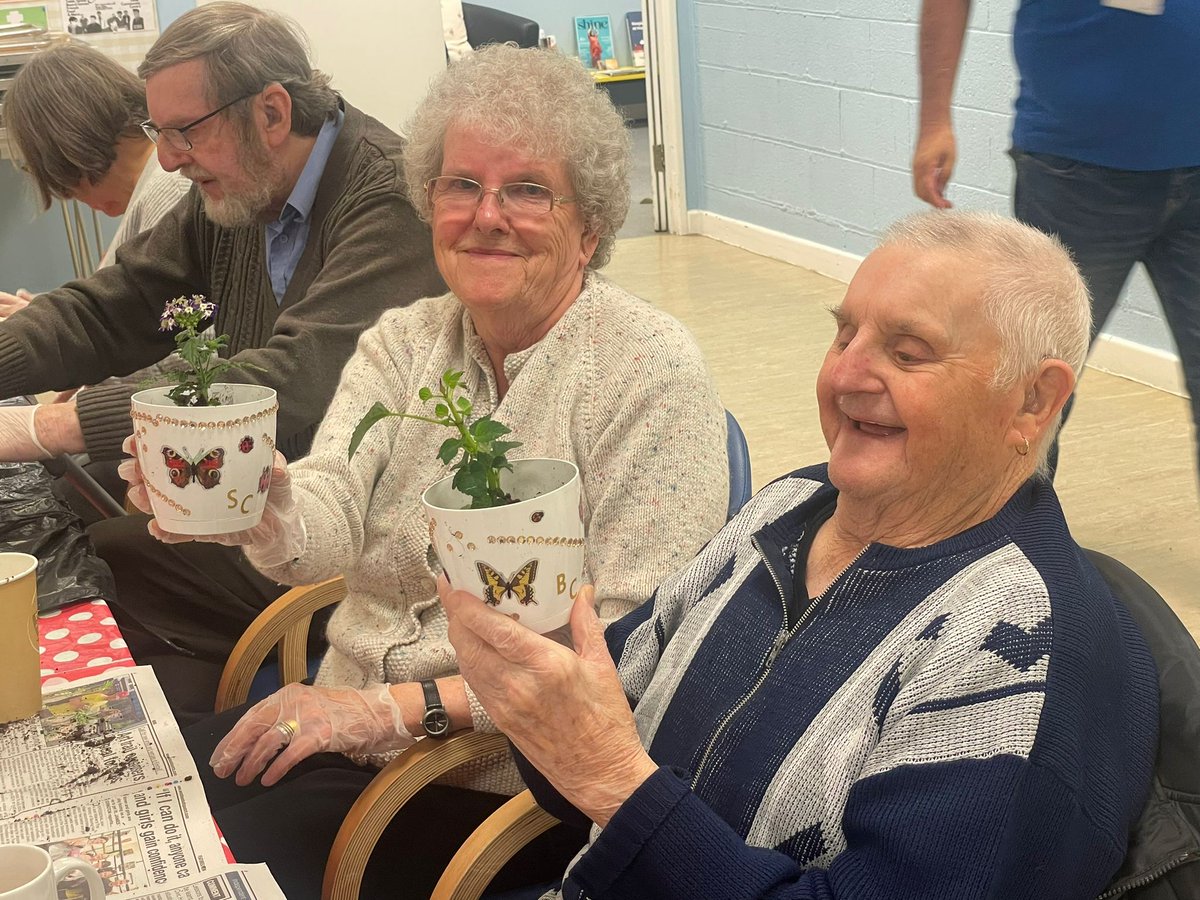 The green finger appeared today at our Health Hub in collaboration with @LCHNHSTrust @LeedsOPF The Hub acts as a focal point for healthcare to deliver medical intervention, while our Enhance team provides social interactions and engagement.