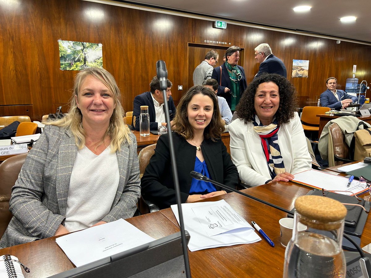 CommunistesHDF's tweet image. C'est parti pour cette Commission Permanente avec les élues du #GroupeGRE.
Avec au moins un sujet sur lequel nos élues ne lâcheront rien, l'augmentation des tarifs de cantines de près de 2€ par mois et par élève dans les lycées des #HDF  !