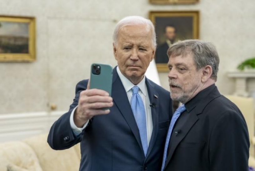 ParkerRocked's tweet image. Does it both you @MarkHamill that at the end of her life, Mother Teresa looks much better than you do now?  What’s for breakfast? A double scotch and water? Fat, drunk and stupid is no way to go through life Mark! #AgeWithoutWisdom