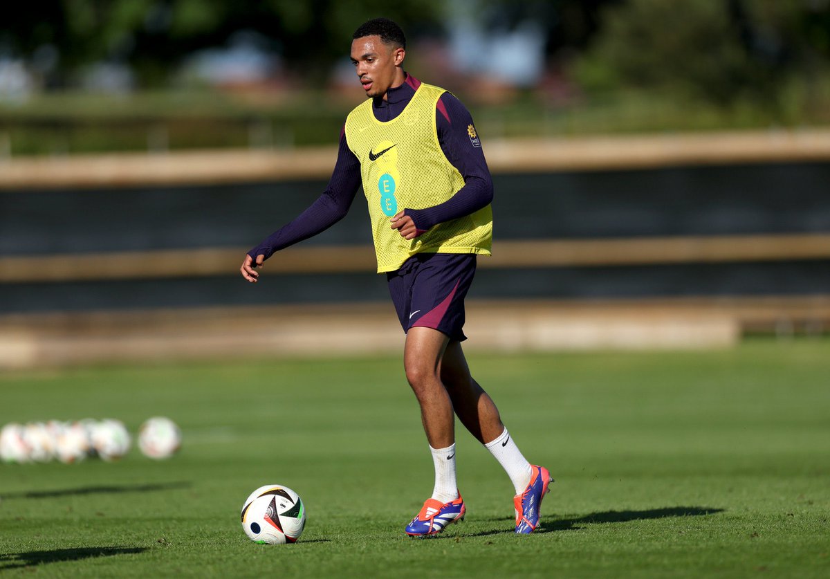 Trent in England training! 🔴🏴󠁧󠁢󠁥󠁮󠁧󠁿