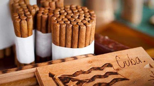 Felicidades a los tabacaleros cubanos en su día, escogido el 29 de mayo en honor al natalicio de #LázaroPeña, inolvidable líder obrero cubano. Para quienes cultivan y producen el mejor tabaco del mundo y prestigian el nombre de #Cuba, nuestro reconocimiento y admiración.