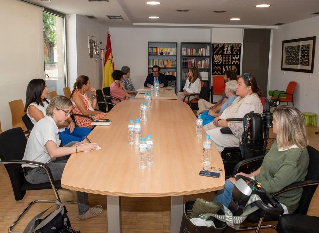 🧡¡Estamos orgullosos! Nuestro equipo de la fundación es parte de la Mesa Técnica y de Participación Social sobre diversidad funcional del Ayuntamiento de Boadilla, que tiene como objetivo elaborar el primer Plan Integral de Diversidad Funcional
#inclusion #solidaridad #fundacion