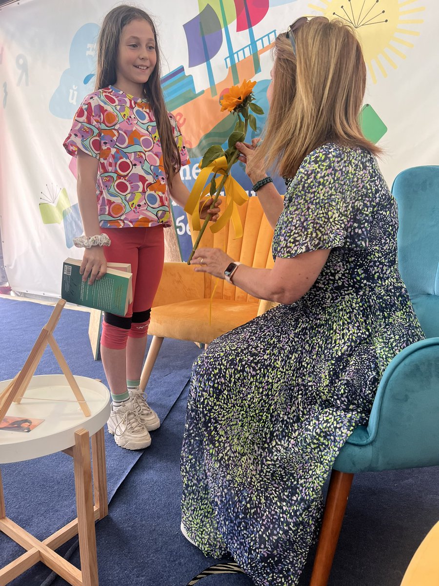Such a fun morning in Sofia at my event. Really wasn’t sure what to expect but a packed tent, so many lovely readers & a huge signing queue! I had a moment of realising just how blessed I am to be doing this job especially when this young girl gifted me a sunflower. 💖🇧🇬