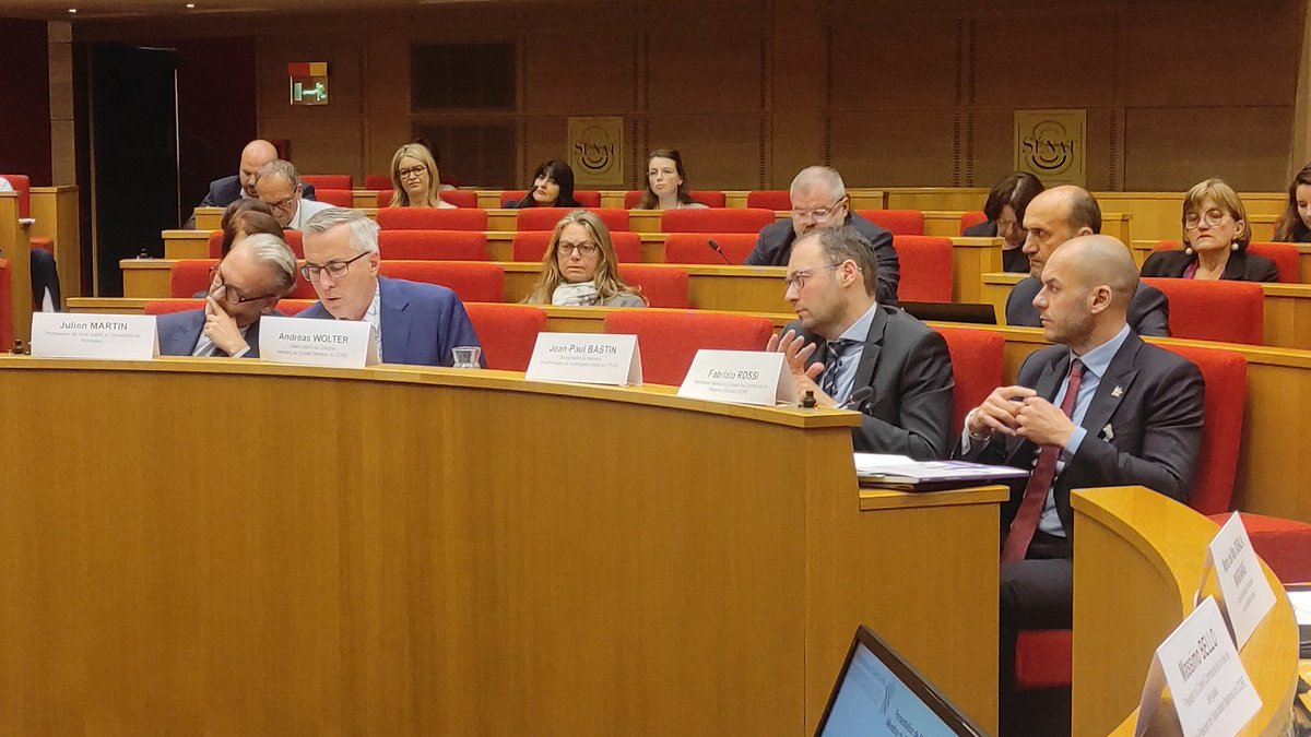 Le Maire adjoint de Cologne <a href="/AndreasWolter20/">Andreas Wolter</a>, Membre du Comité Directeur <a href="/CCRECEMR/">Council of European Municipalities and Regions</a>, <a href="/bastinjp/">Jean-Paul BASTIN</a> Bourgmestre de Malmedy, Vice-Pdt de la délégation🇧🇪 <a href="/COECongress/">Congress of Local and Regional Authorities</a> et @Fabrizio_Rossi_ Sec Général du <a href="/CCRECEMR/">Council of European Municipalities and Regions</a> présentent un état des lieux de l’exposition des élus locaux🇪🇺 aux violences