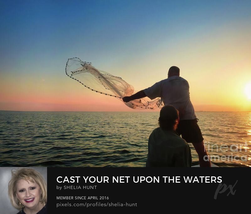 'Cast Your Net Upon the Waters' is a beautiful ocean sunset with a fisherman casting his net into the sea. Prints available HERE---> buff.ly/3R1edx5 #SheliaHuntPhotography #CastYourNet #CastYourNetUponTheWaters #coastal #Fishing #PacificNorthwest #BuyIntoArt